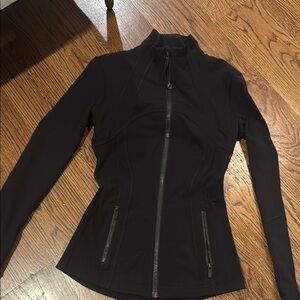 Lululemon define zip up jacket. Black size 2 - great condition